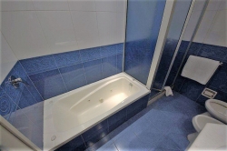 Room 10   -  Single Whirlpool Bath
